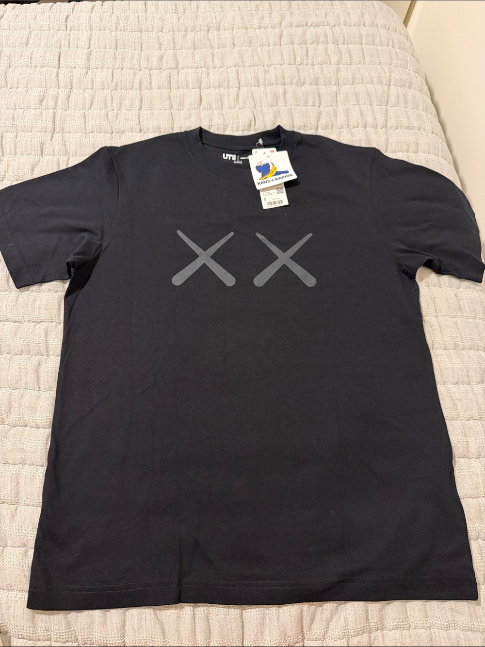 Uniqlo Black Short-Sleeve Tee with Gray Double 'X' Graphic Andy Warhol.